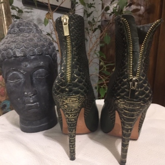 Charles David Designer Y2K leather Suede Snake embossed peep Toe Heels 6.5 - Picture 6 of 8